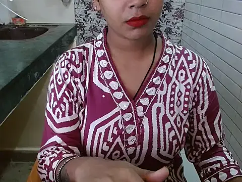 LovingPihu online show from October 4, 2025, 5:49 am