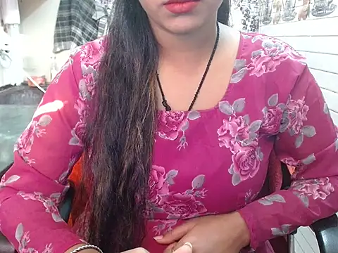 LovingPihu online show from November 14, 2025, 6:01 am