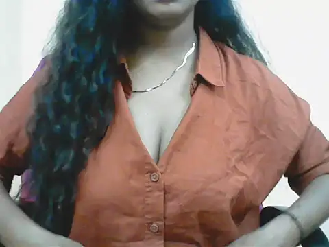 LovingPihu online show from July 25, 2026, 5:27 am