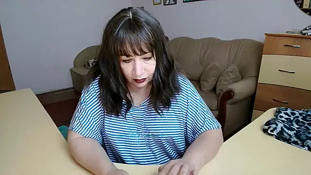 Lucretia Goldi  online show from October 9, 2025, 12:25 pm