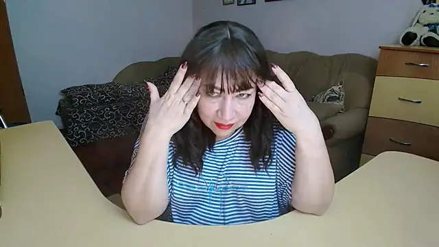 Lucretia Goldi  online show from February 2, 2026, 3:22 pm