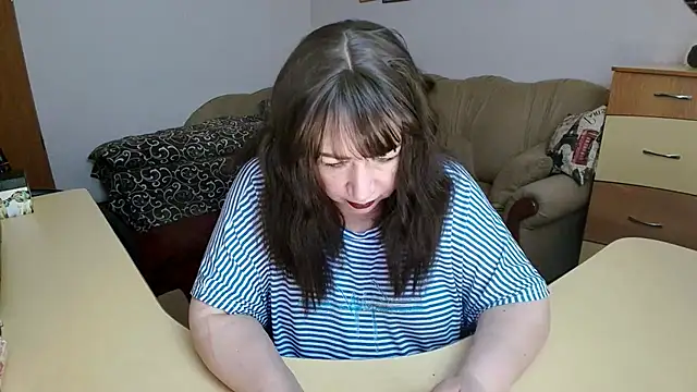 Snapshot of Lucretia_Goldi_ chatting on April 29, 2026, 11:22 pm Lucretia Goldi online show from April 29, 2026, 11:22 pm