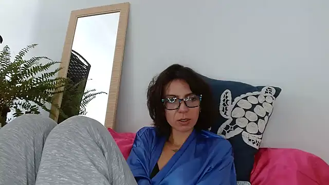 Snapshot of Labebe-rica chatting on June 24, 2026, 3:44 pm Labebe-rica online show from June 24, 2026, 3:44 pm
