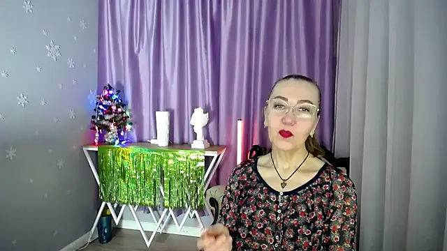 queen a n i online show from January 13, 2025, 9:41 am