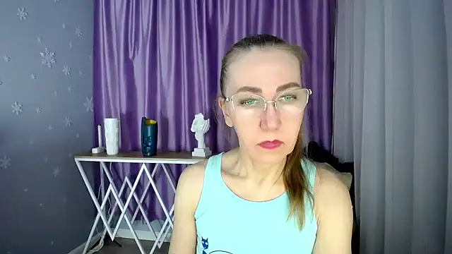 queen a n i online show from February 26, 2025, 12:25 pm