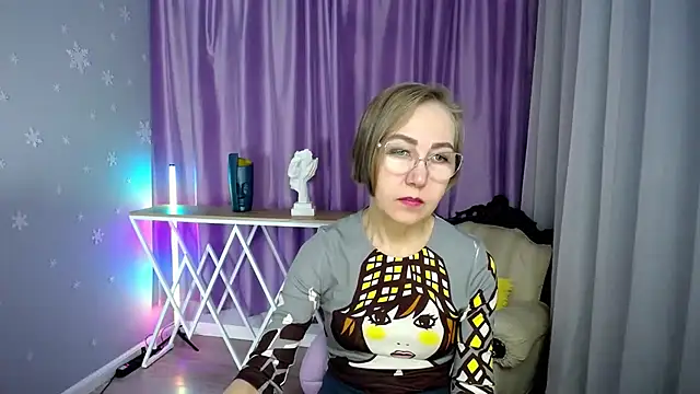 queen a n i online show from October 29, 2025, 9:00 am