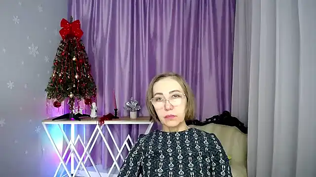 queen a n i online show from February 1, 2026, 1:42 pm