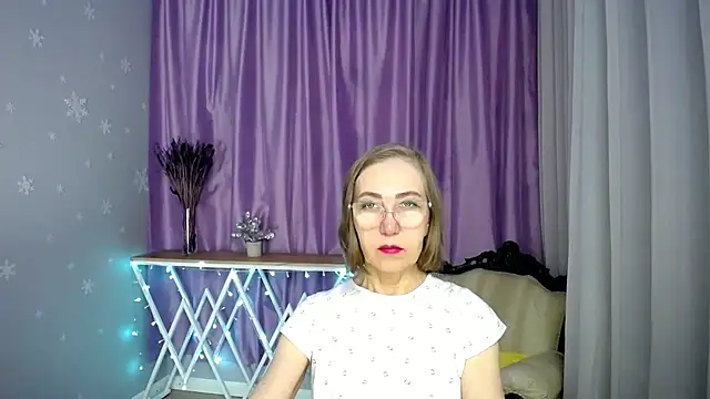 queen a n i online show from April 12, 2026, 6:51 am