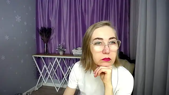 Snapshot of queen_a_n_i chatting on May 2, 2026, 6:40 am queen a n i online show from May 2, 2026, 6:40 am