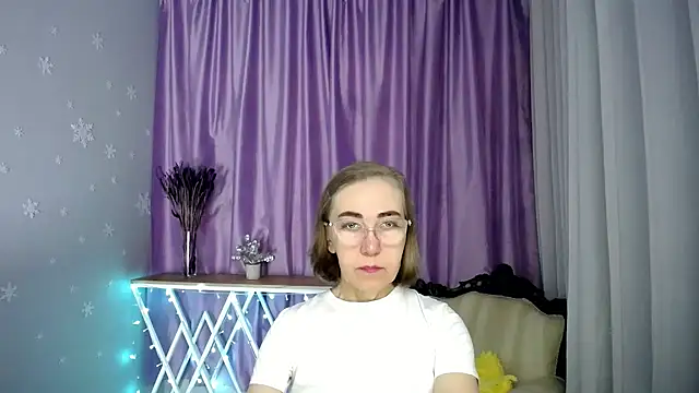 Snapshot of queen_a_n_i chatting on May 3, 2026, 7:14 am queen a n i online show from May 3, 2026, 7:14 am