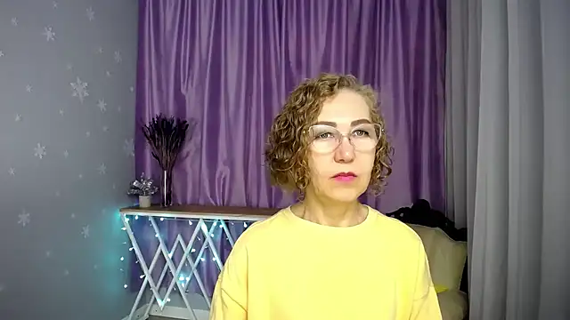Snapshot of queen_a_n_i chatting on June 13, 2026, 3:59 am queen a n i online show from June 13, 2026, 3:59 am