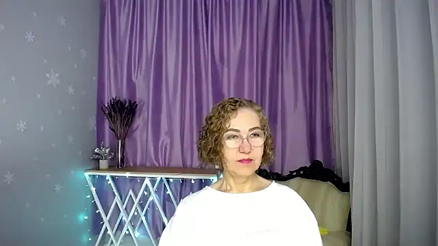 Snapshot of queen_a_n_i chatting on June 14, 2026, 4:36 am queen a n i online show from June 14, 2026, 4:36 am