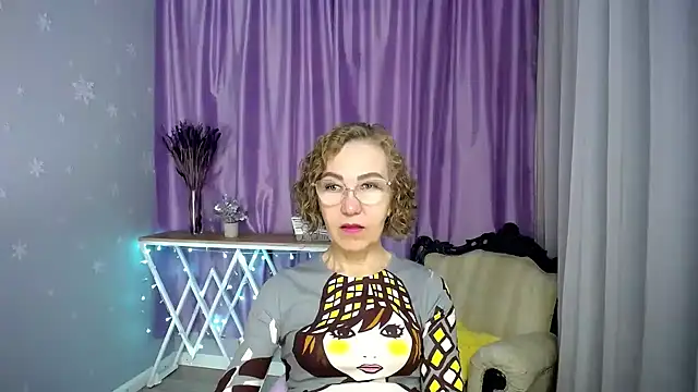 Snapshot of queen_a_n_i chatting on June 21, 2026, 7:11 am queen a n i online show from June 21, 2026, 7:11 am