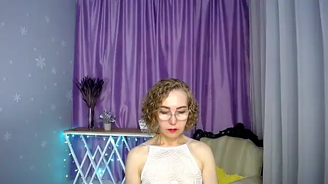 Snapshot of queen_a_n_i chatting on June 29, 2026, 10:15 am queen a n i online show from June 29, 2026, 10:15 am