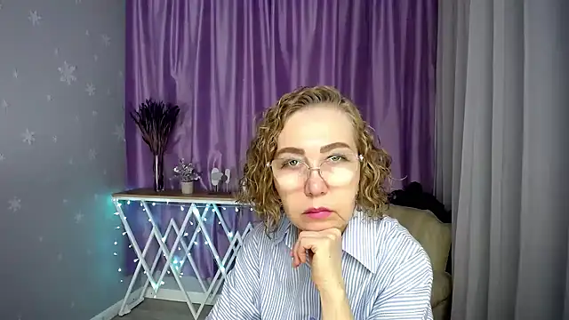 Snapshot of queen_a_n_i chatting on July 9, 2026, 8:07 am queen a n i online show from July 9, 2026, 8:07 am
