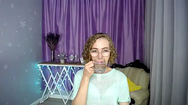Snapshot of queen_a_n_i chatting on July 11, 2026, 5:54 am queen a n i online show from July 11, 2026, 5:54 am