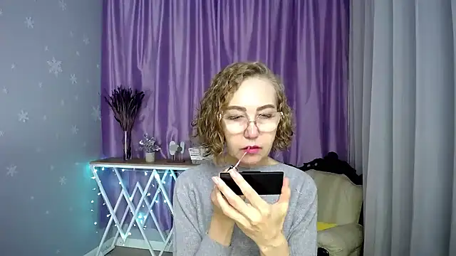 Snapshot of queen_a_n_i chatting on July 19, 2026, 5:00 am queen a n i online show from July 19, 2026, 5:00 am