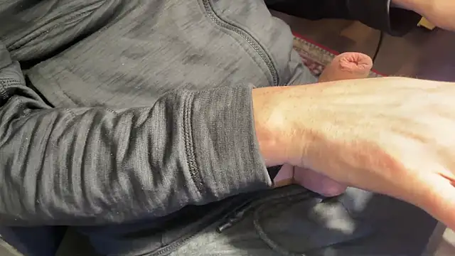 alonglongdidong online show from March 11, 2026, 9:54 pm