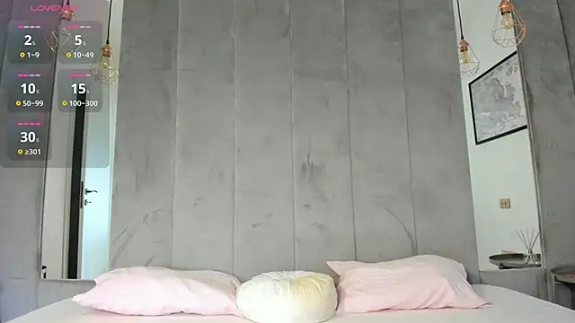 Snapshot of Naila18 chatting on September 11, 2025, 6:02 am Naila18 online show from September 11, 2025, 6:02 am