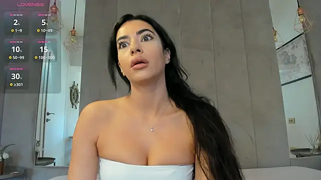 Snapshot of Naila18 chatting on September 14, 2025, 6:56 am Naila18 online show from September 14, 2025, 6:56 am