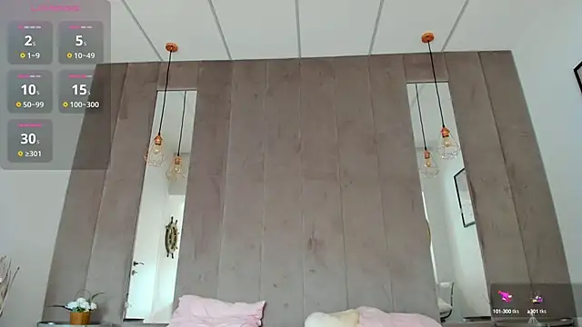 Snapshot of Naila18 chatting on October 1, 2025, 6:52 am Naila18 online show from October 1, 2025, 6:52 am