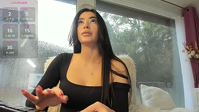 Snapshot of Naila18 chatting on October 8, 2025, 7:50 am Naila18 online show from October 8, 2025, 7:50 am