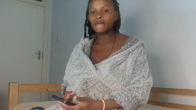 Snapshot of BlondQ2003 chatting on September 30, 2025, 7:08 pm BlondQ2003 online show from September 30, 2025, 7:08 pm