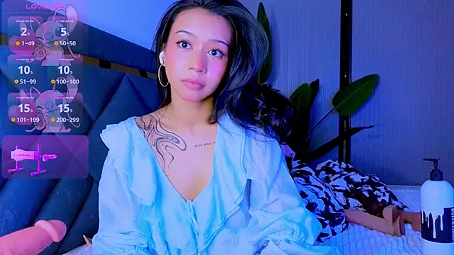 Mia Tin online show from April 3, 2026, 8:40 pm