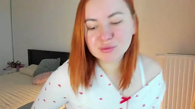 LAYLAxSTAR online show from November 19, 2025, 7:30 am