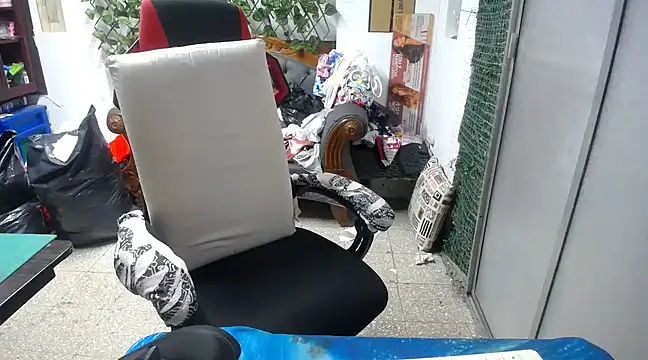 alexam galxh online show from February 8, 2025, 2:05 pm