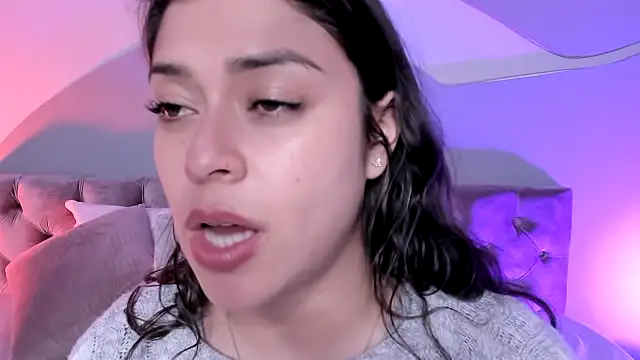 Nicolle W online show from March 14, 2025, 11:56 am