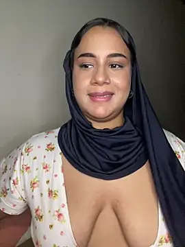 Snapshot of Maryam_yamal chatting on March 14, 2025, 8:49 pm Maryam yamal online show from March 14, 2025, 8:49 pm