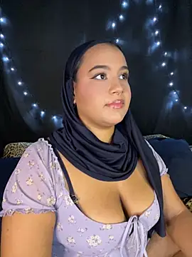 Snapshot of Maryam_yamal chatting on November 7, 2025, 8:42 pm Maryam yamal online show from November 7, 2025, 8:42 pm