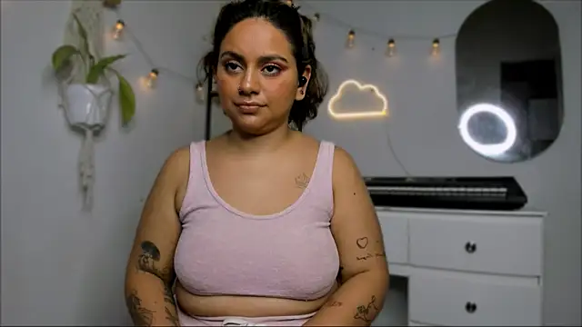 susy angel online show from December 29, 2024, 6:14 am