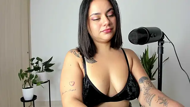 susy angel online show from November 29, 2025, 1:52 am