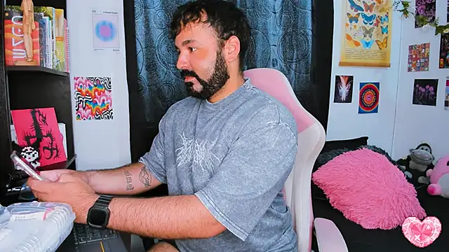 Snapshot of johnnyalx chatting on March 11, 2025, 8:09 pm johnnyalx online show from March 11, 2025, 8:09 pm