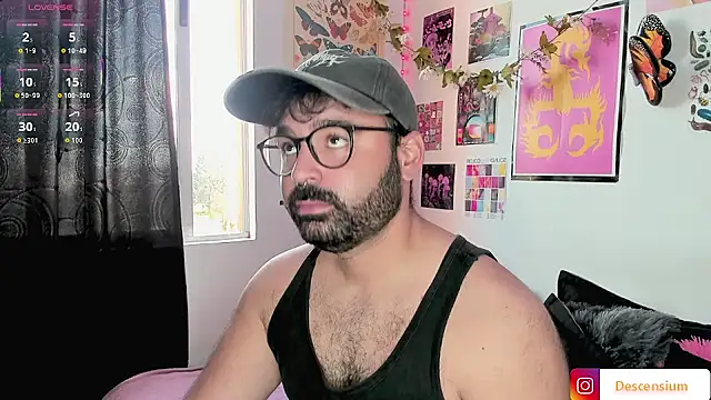 Snapshot of johnnyalx chatting on November 17, 2025, 7:08 pm johnnyalx online show from November 17, 2025, 7:08 pm