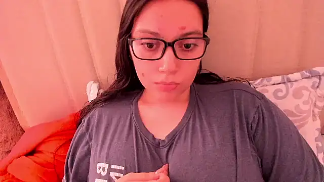 Snapshot of roniewester chatting on April 29, 2026, 10:05 pm roniewester online show from April 29, 2026, 10:05 pm