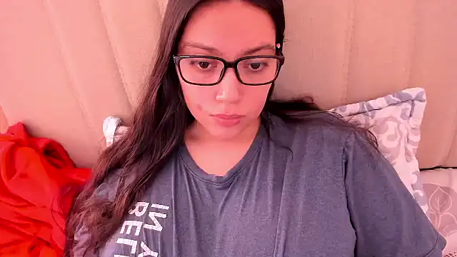 Snapshot of roniewester chatting on May 4, 2026, 2:57 pm roniewester online show from May 4, 2026, 2:57 pm