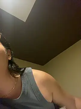 Snapshot of Hebefemme chatting on March 13, 2025, 3:50 pm Hebefemme online show from March 13, 2025, 3:50 pm