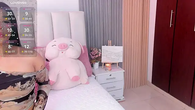 Skcarlet beckett online show from September 18, 2025, 2:08 pm