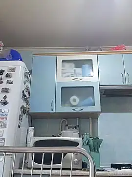 Rini333 online show from February 5, 2025, 10:41 am