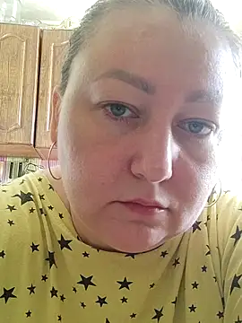 Rini333 online show from April 5, 2026, 10:01 am