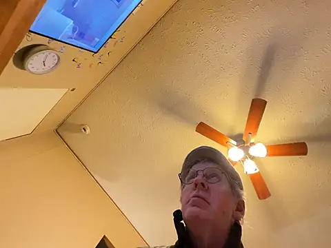 jck1m0t online show from February 19, 2025, 6:44 am