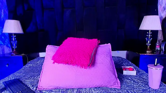 shelsyloreds online show from October 7, 2025, 12:02 pm