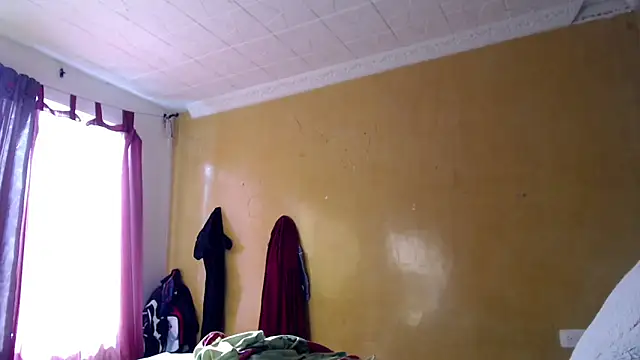 yulieth bbw online show from September 15, 2025, 12:38 pm