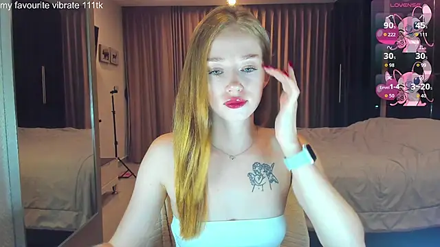 Snapshot of Hot_Mia_ chatting on November 6, 2025, 12:06 pm Hot Mia online show from November 6, 2025, 12:06 pm