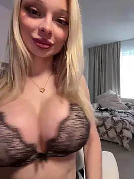 HannaXLove online show from December 22, 2025, 3:09 pm