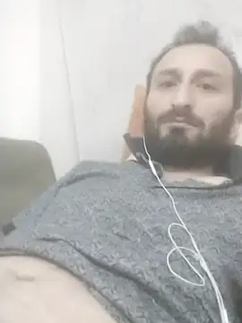 Snapshot of Yaramaz331 chatting on March 13, 2025, 1:54 am Yaramaz331 online show from March 13, 2025, 1:54 am