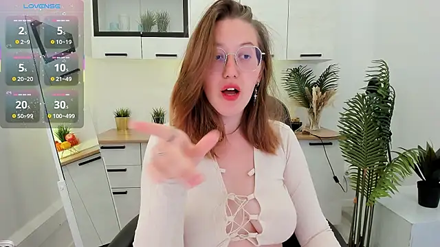 Snapshot of Charmy_Gracy chatting on April 21, 2026, 11:38 am Charmy Gracy online show from April 21, 2026, 11:38 am